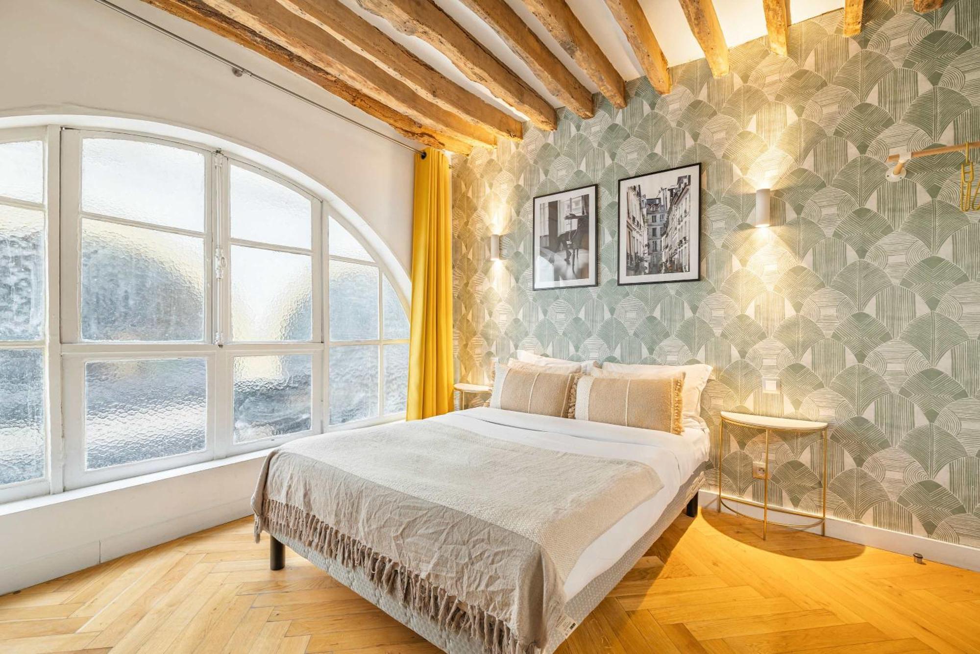 Historical In The Heart Of -7 Parigi